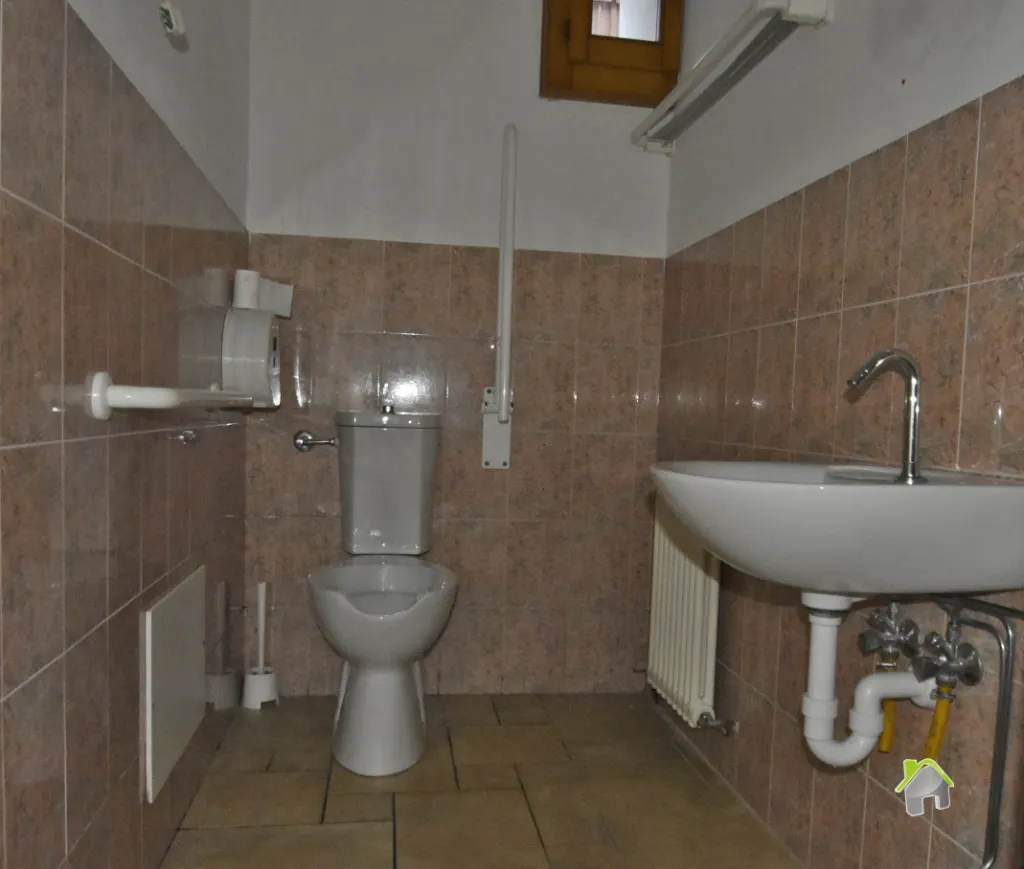 commerciale-affittasi-3.webp